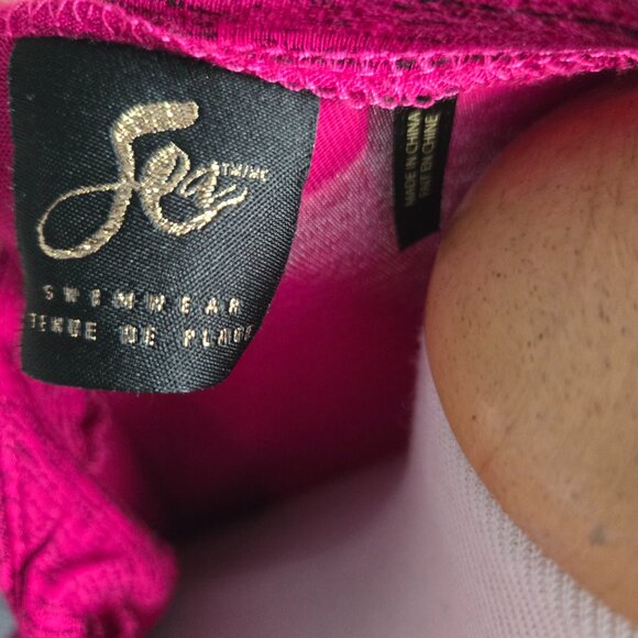 Magenta Sea Swimwear Cover-Up Size XL - Picture 2 of 4